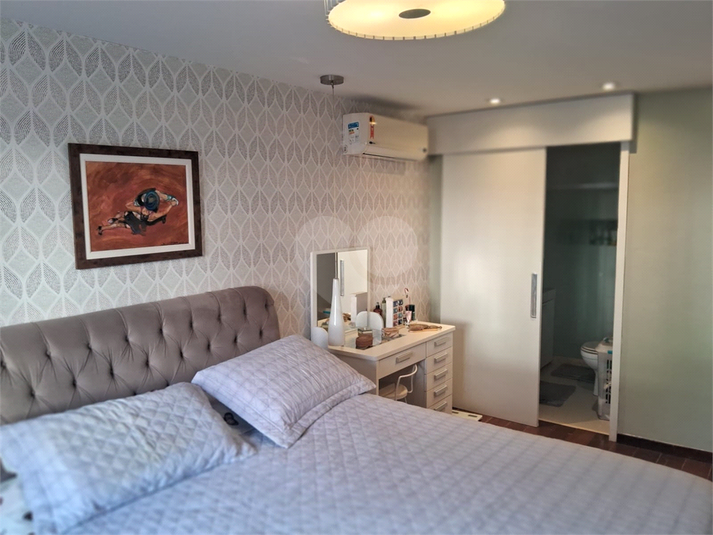 Foto REO1113839