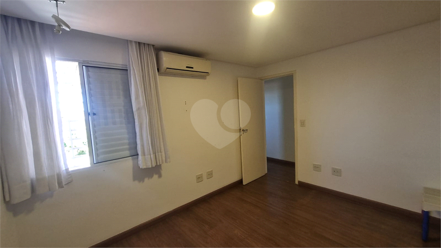 Foto REO1113857