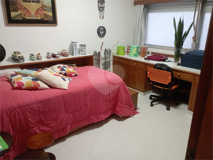 Foto REO1113858