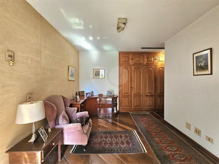 Foto REO1113867