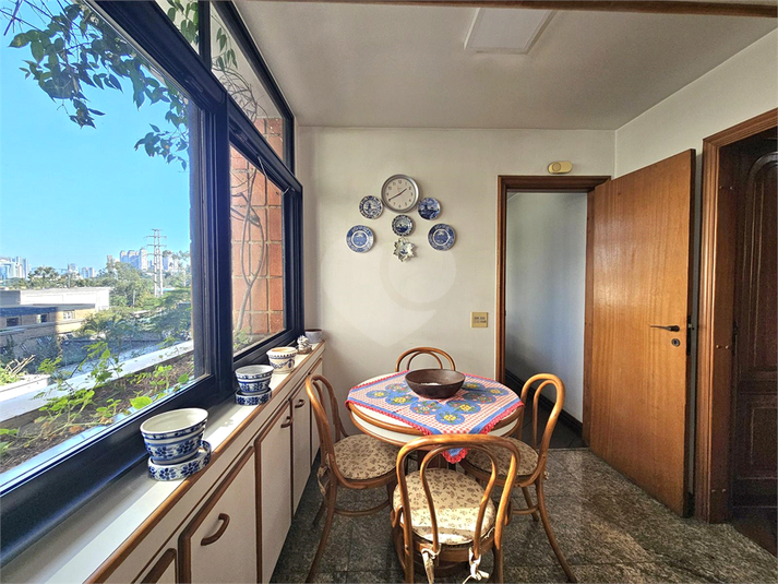 Foto REO1113867