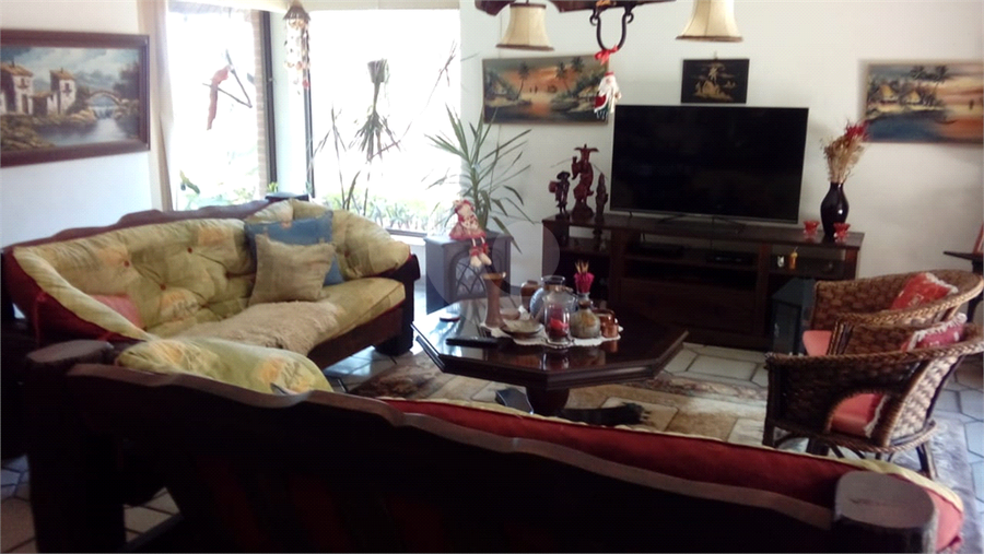 Foto REO1113878