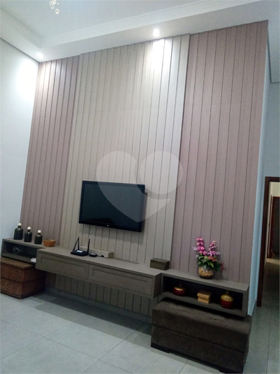 Foto REO1113904