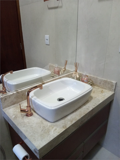 Foto REO1113904