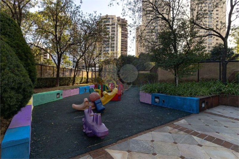 Foto REO1113929