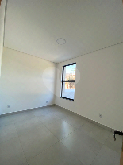Foto REO1113940