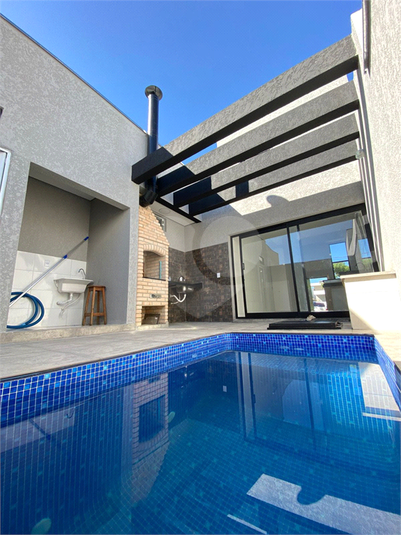 Foto REO1113940