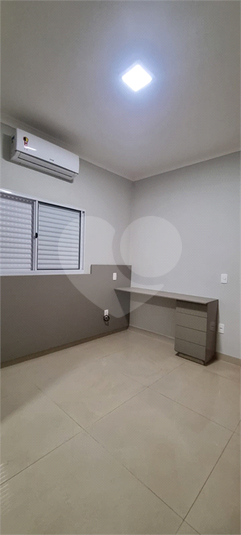 Foto REO1113957