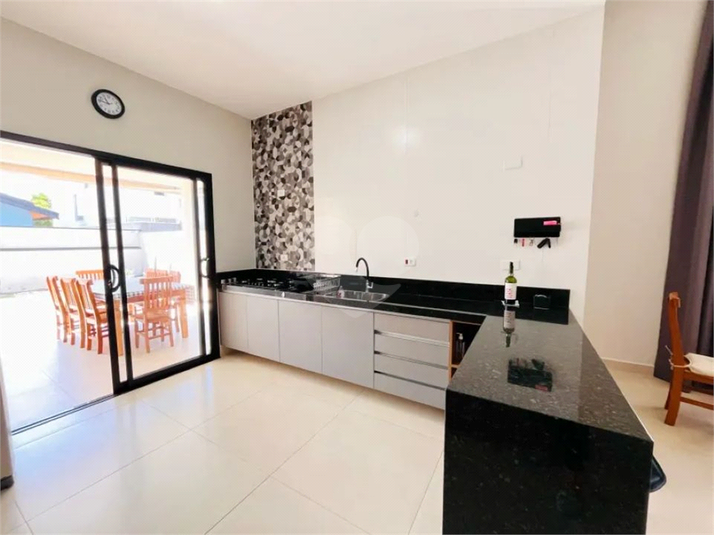 Foto REO1113969