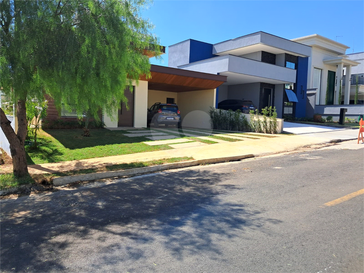 Foto REO1114036