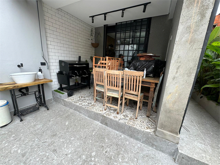 Foto REO1114046