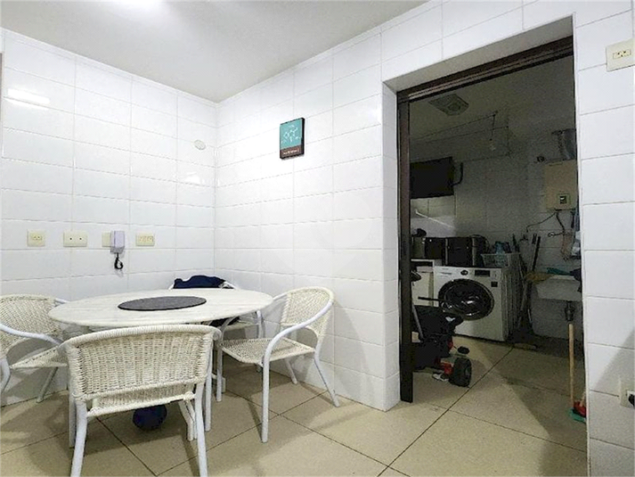 Foto REO1114059