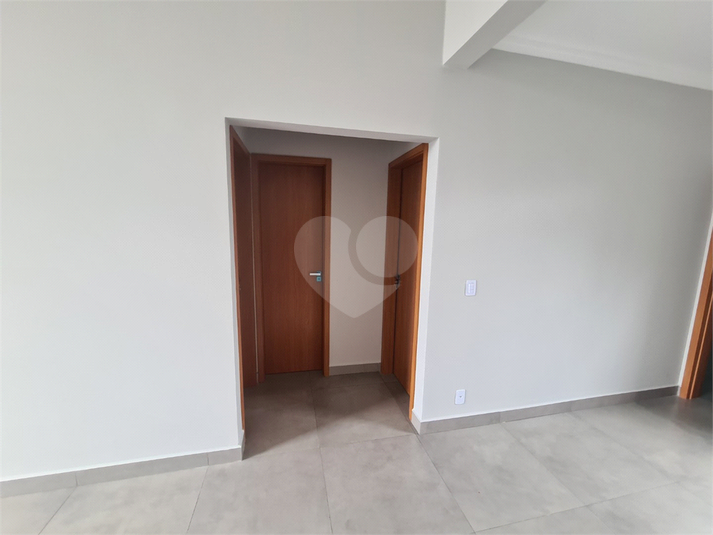 Foto REO1114076
