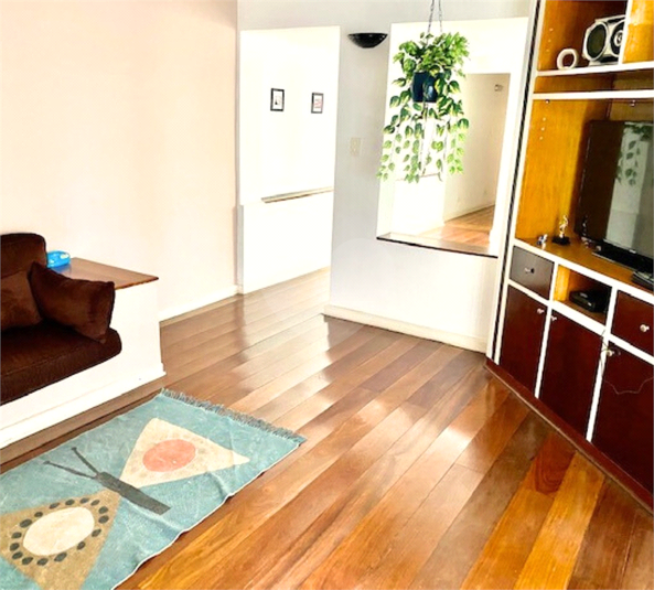 Foto REO1114235
