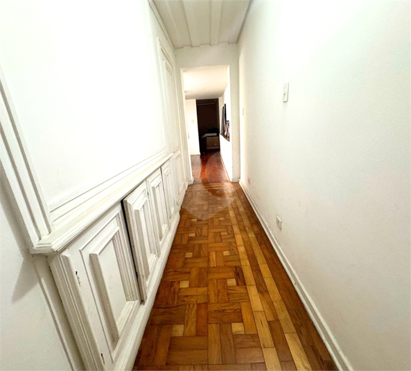 Foto REO1114235