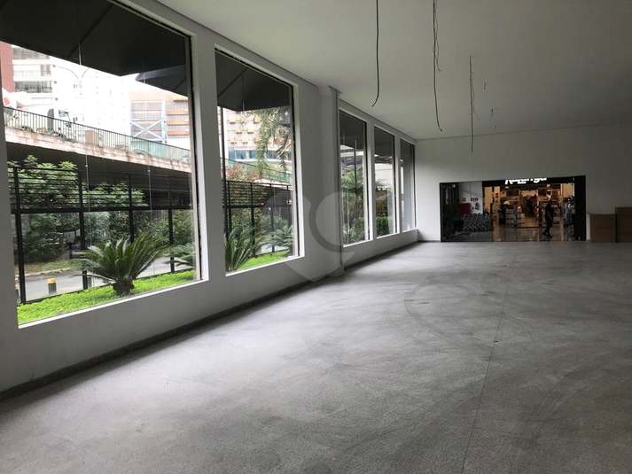 Foto REO1114249