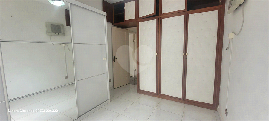 Foto REO1114302