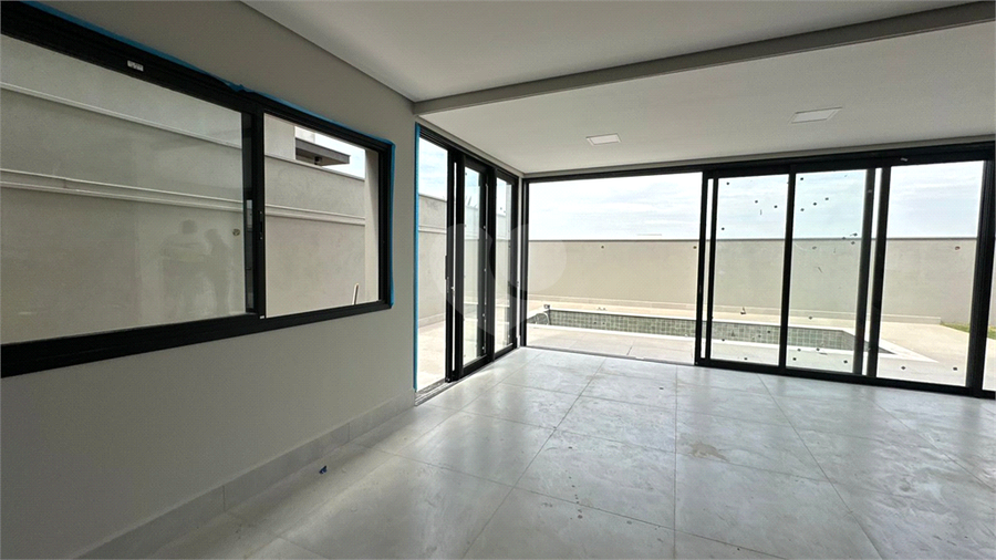 Foto REO1114334