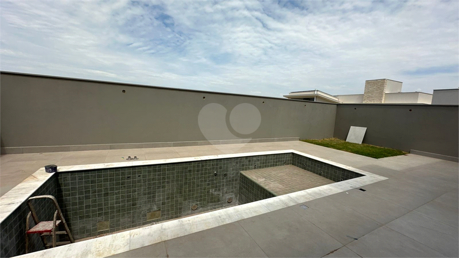 Foto REO1114334