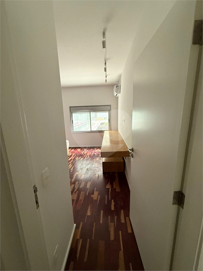 Foto REO1114377