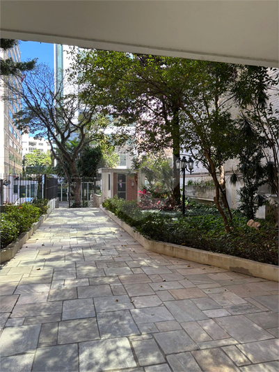 Foto REO1114386