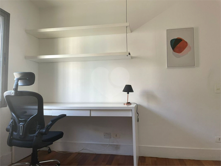 Foto REO1114390
