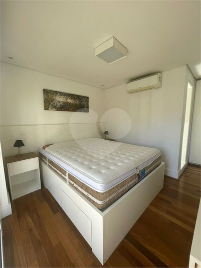 Foto REO1114390