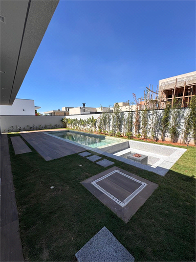 Foto REO1114455