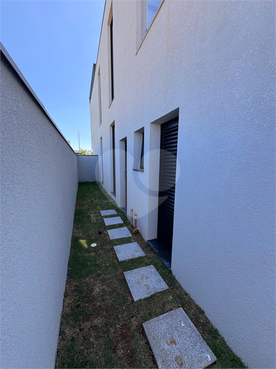 Foto REO1114455