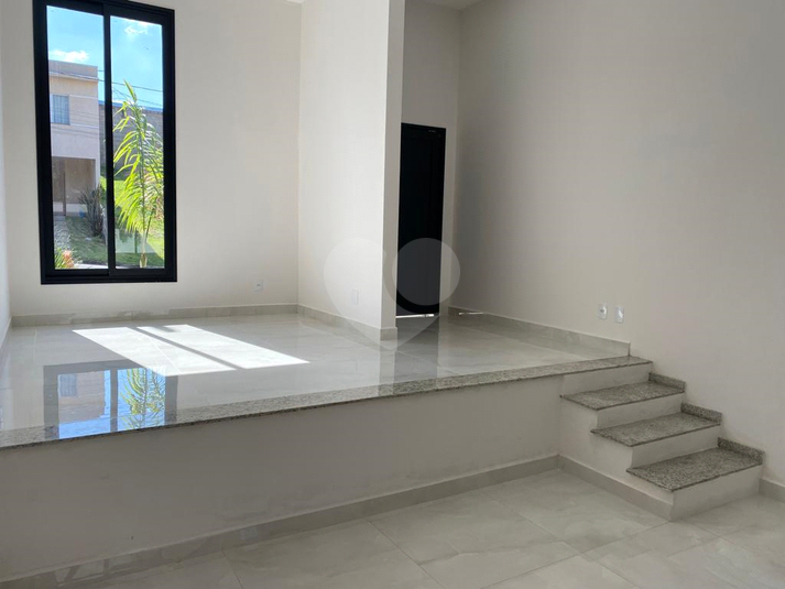 Foto REO1114469