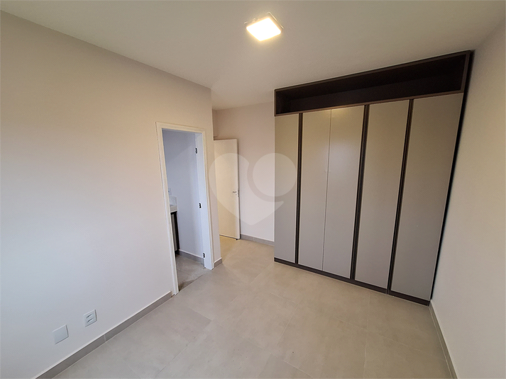 Foto REO1114525