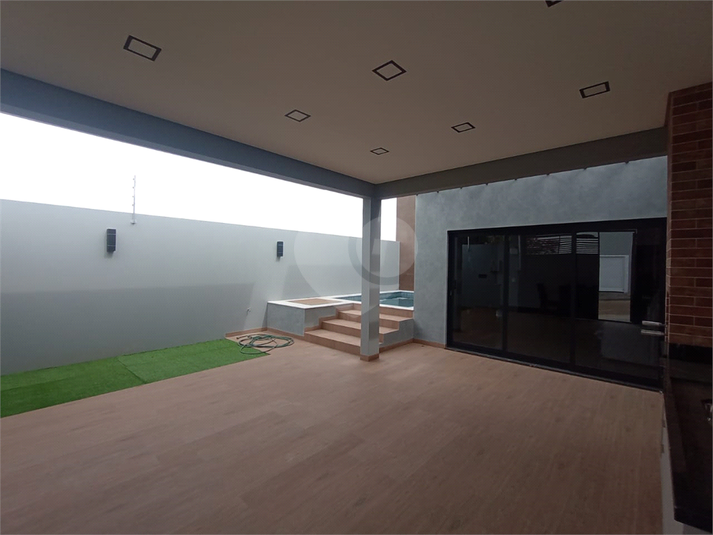 Foto REO1114542
