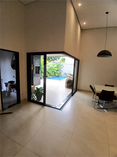 Foto REO1114551