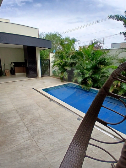 Foto REO1114551