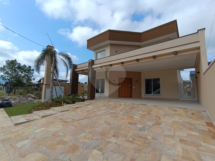 Foto REO1114563