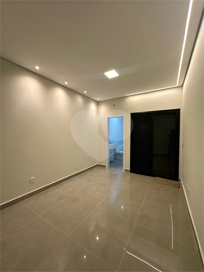 Foto REO1114574