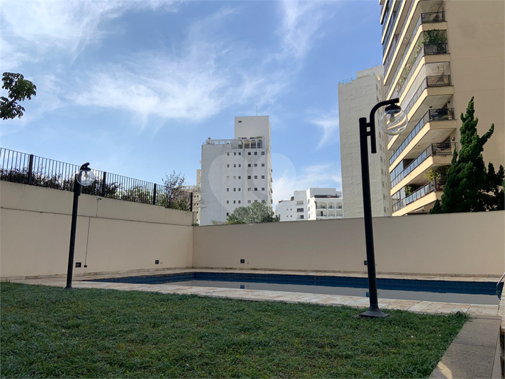 Foto REO1114575