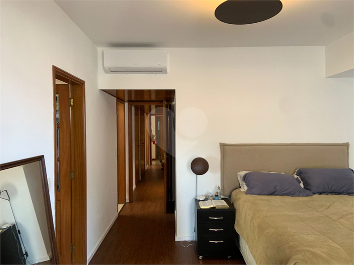 Foto REO1114575