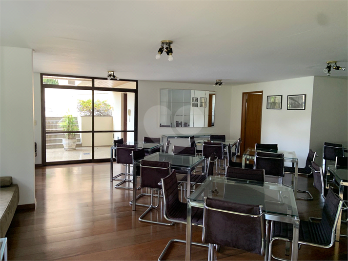 Foto REO1114575