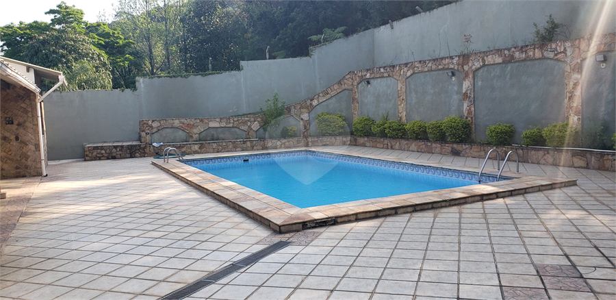 Foto REO1114576