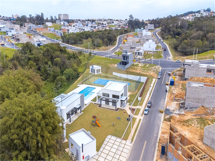 Foto REO1114578