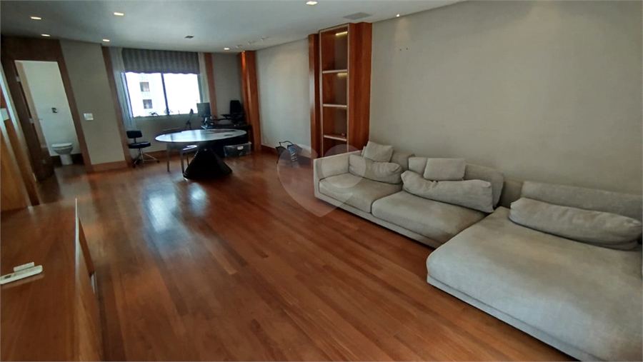 Foto REO1114610