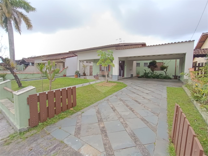 Foto REO1114627