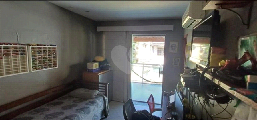 Foto REO1114635