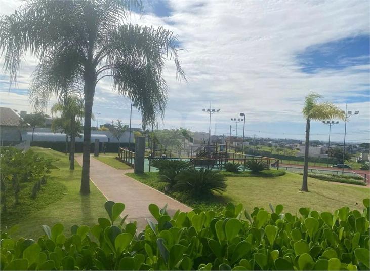Foto REO1114648