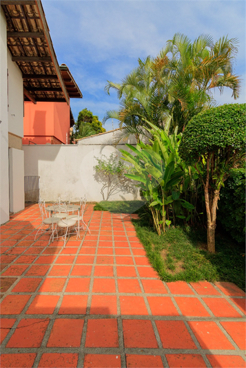 Foto REO1114650