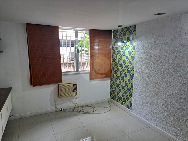 Foto REO1114677