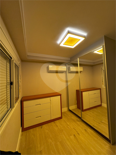 Foto REO1114712