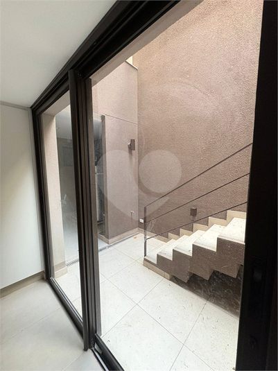Foto REO1114730