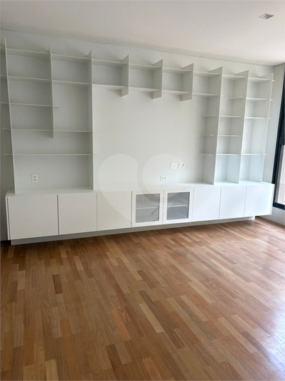 Foto REO1114730